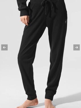 ALO Yoga Black Muse- Ribbed Drawstring Joggers